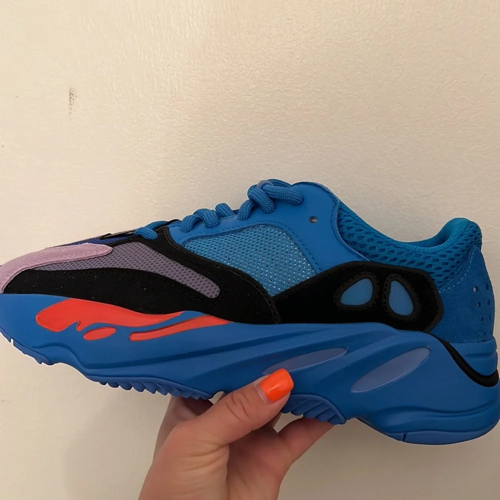 Yeezy adults boost 700 - Picture 1 of 6